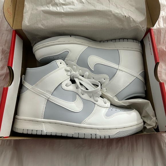 Selling all designer shoes; Dior, ysl, Yeezy, Nike, Gucci - Picture 9 of 16